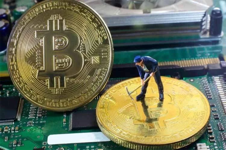 مزرعه بیت کوین چیست؟ آموزش صفر تا صد چگونه میتوان بیتکوین را استخراج کرد؟